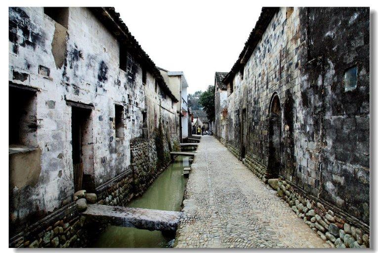 徐志摩临终前,叮嘱好友照料娇妻陆小曼,后来两人直接同居了30年